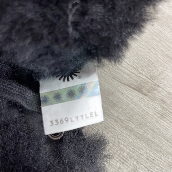 🍁UGG🍁 BLACK WEYLYN BLACK BOOTS - Picture 7 of 11